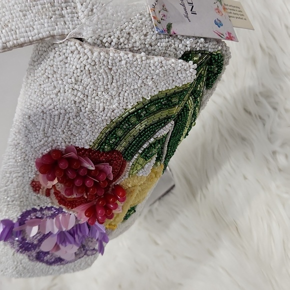 🔹️Made In India Viral Beaded Floral Embellished White Shoulder Bag - Picture 6 of 10